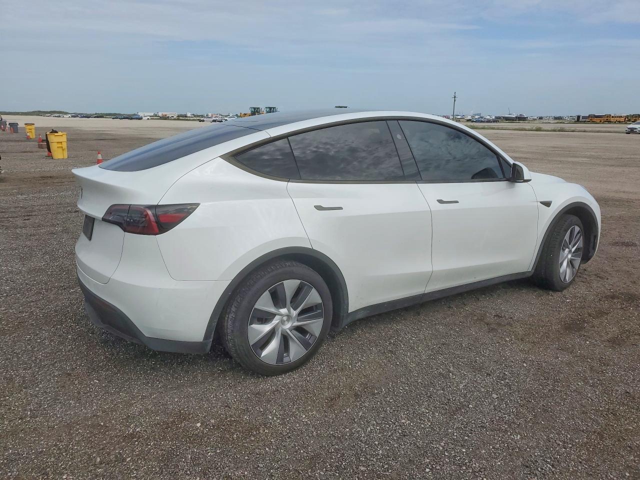 2024 TESLA MODEL Y — снимка 3