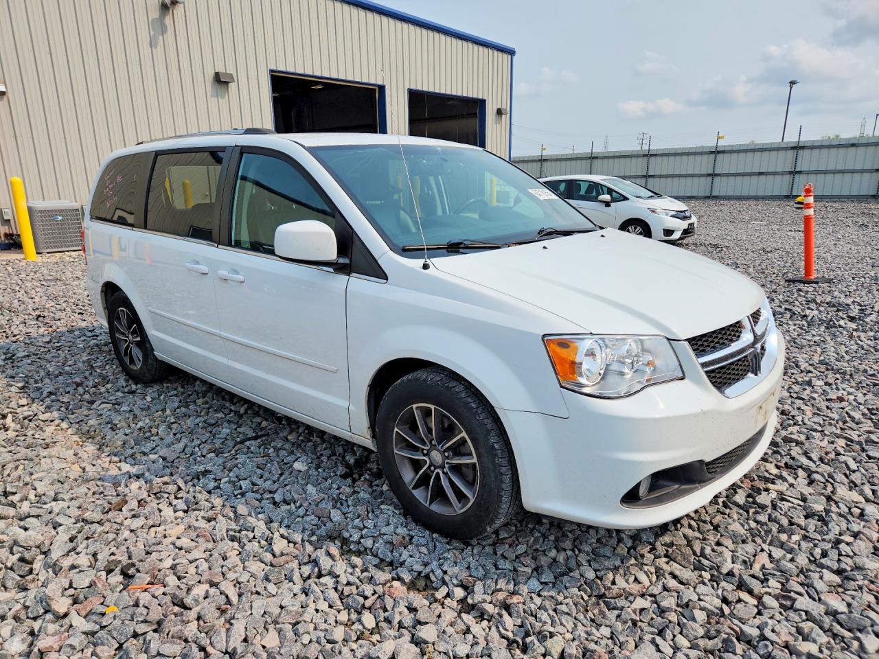 2017 DODGE GRAND CARAVAN SXT — снимка 4