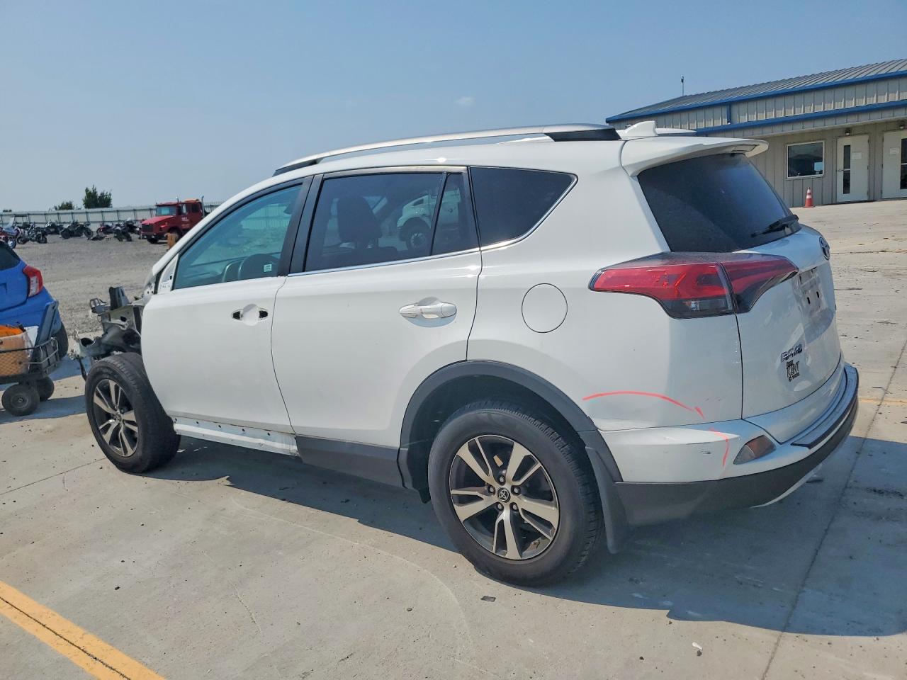 2017 TOYOTA RAV4 XLE — снимка 2