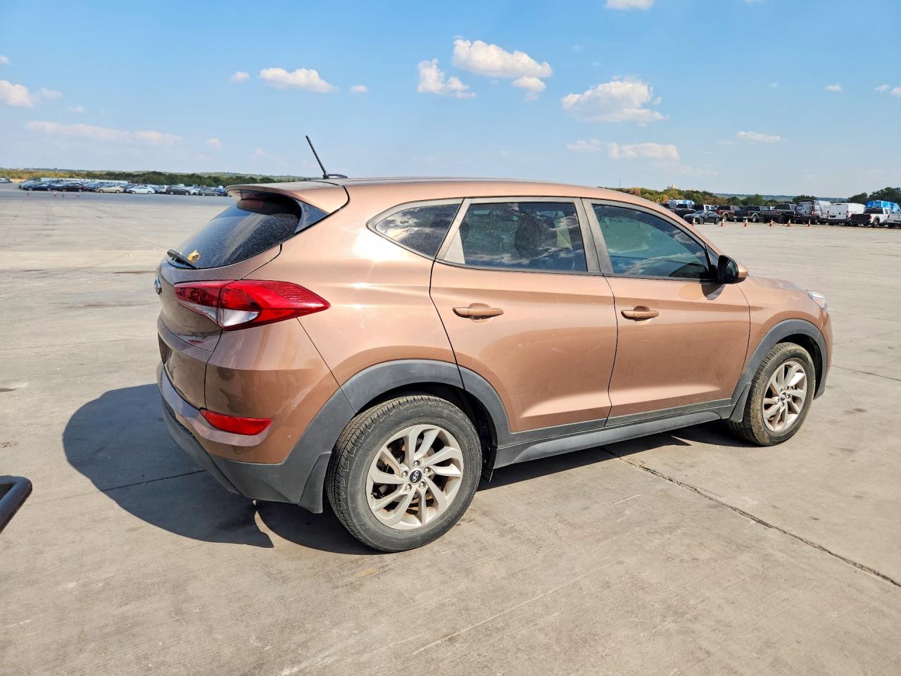 2017 HYUNDAI TUCSON SE — снимка 3