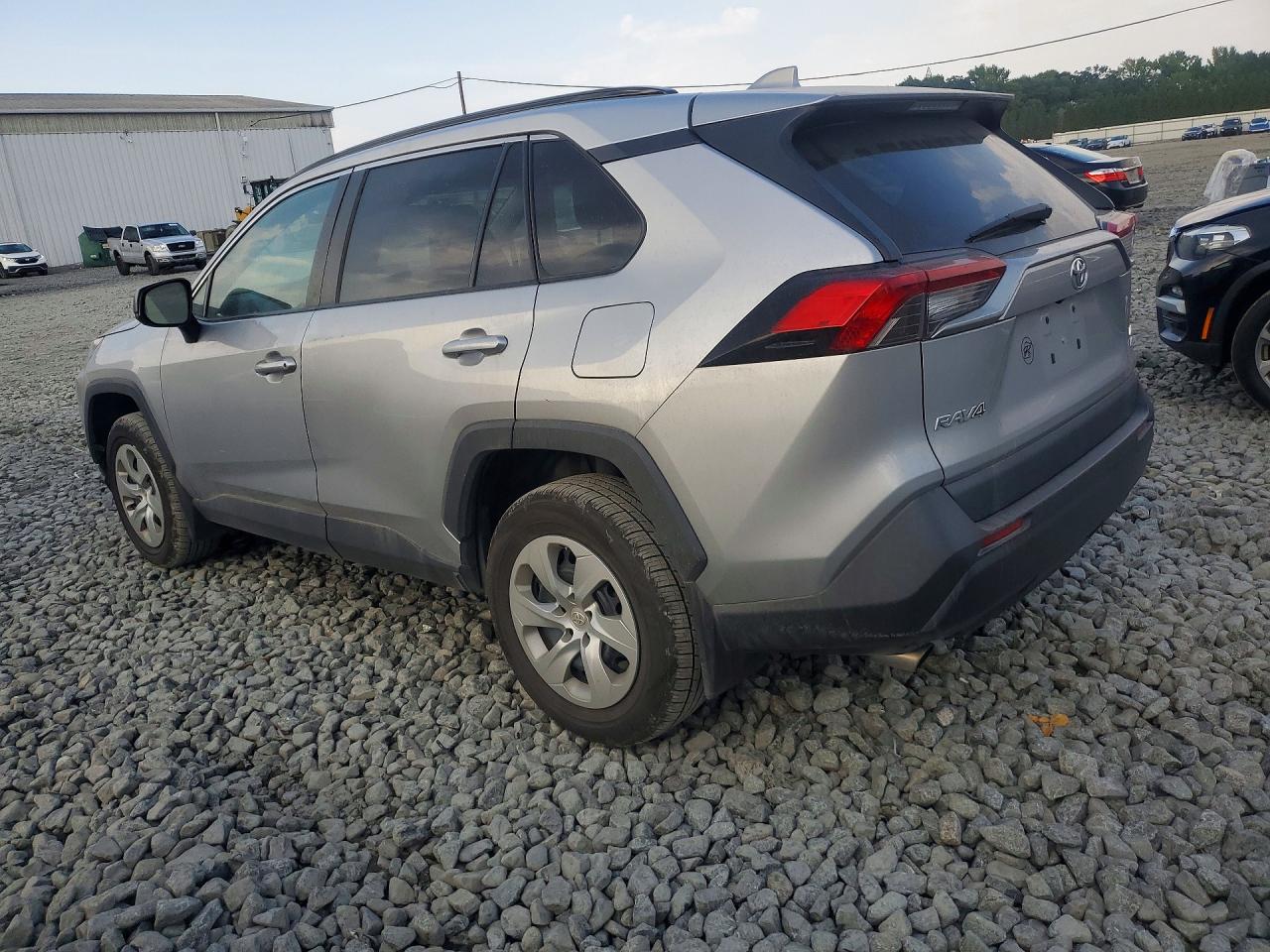 2019 TOYOTA RAV4 LE — снимка 2