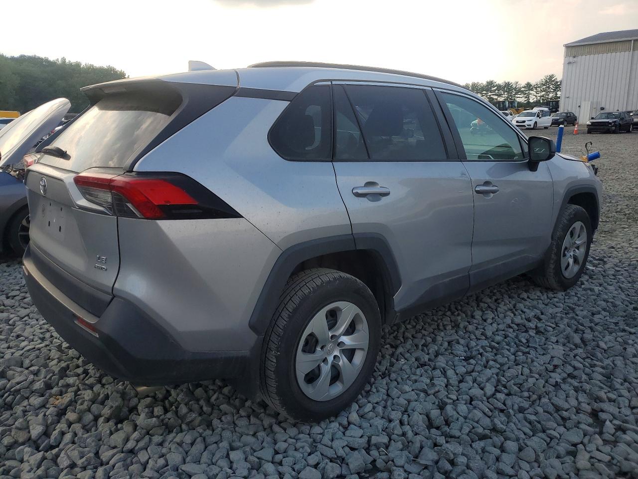 2019 TOYOTA RAV4 LE — снимка 3