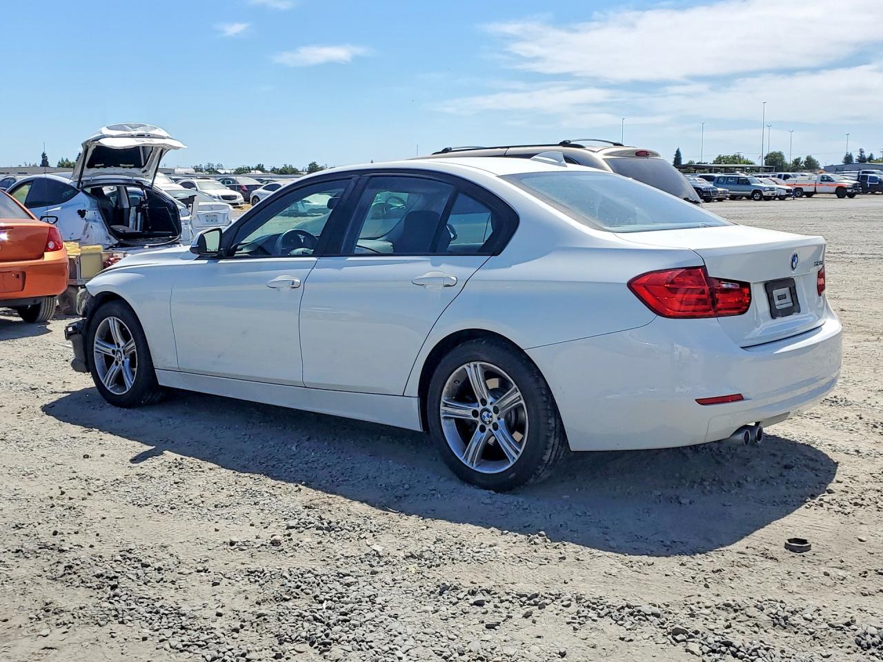 2015 BMW 328 I — снимка 2