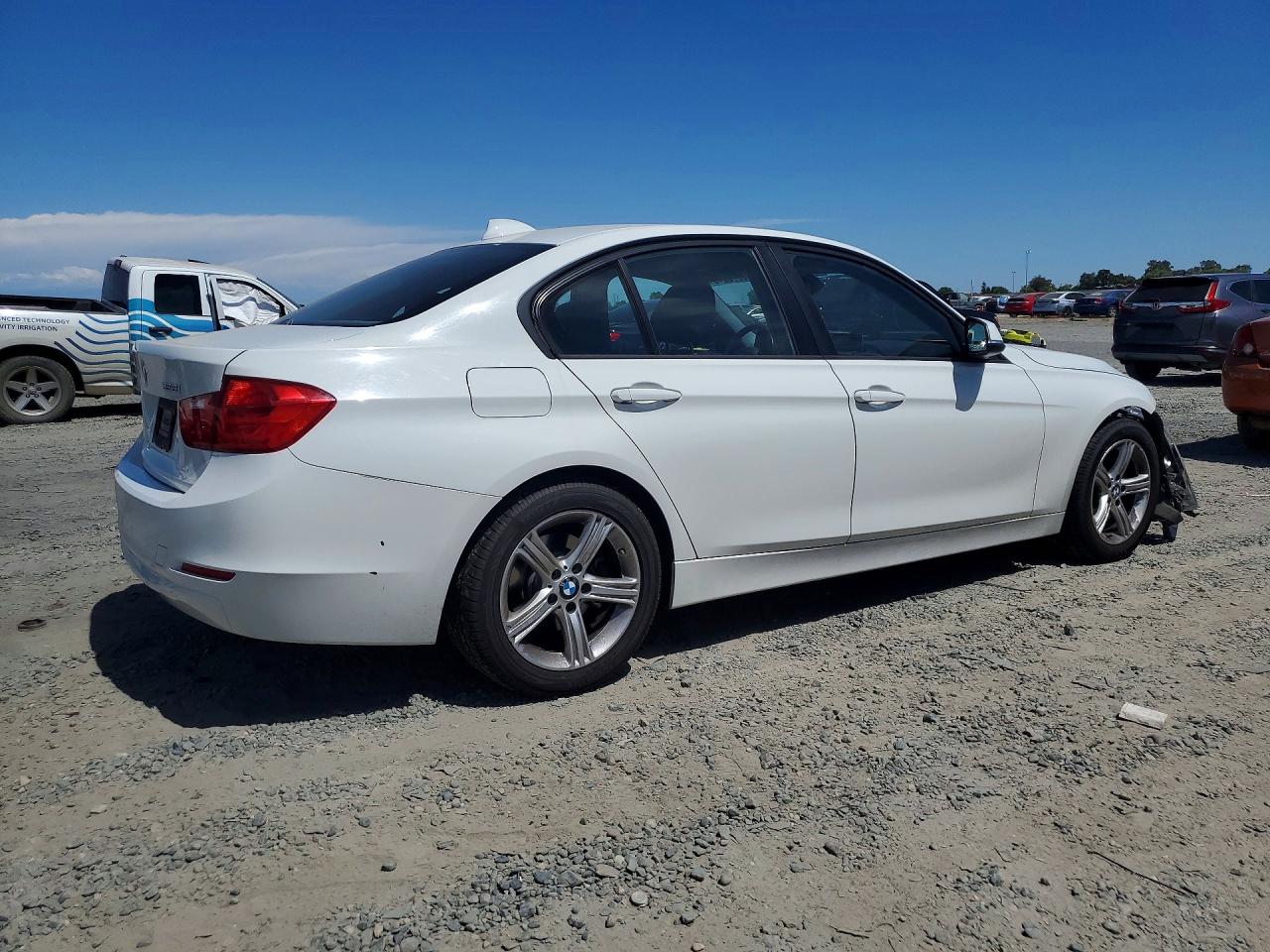 2015 BMW 328 I — снимка 3