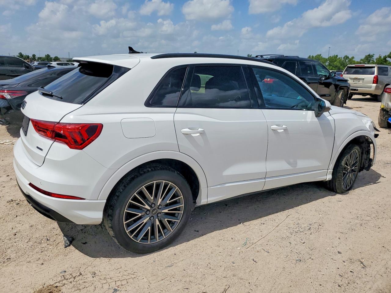 2024 AUDI Q3 PREMIUM 40 — снимка 3
