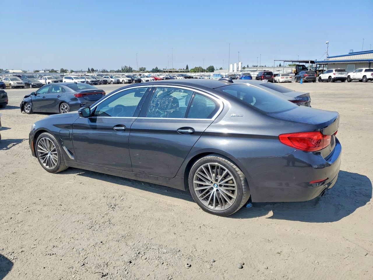 2018 BMW 530E — снимка 2
