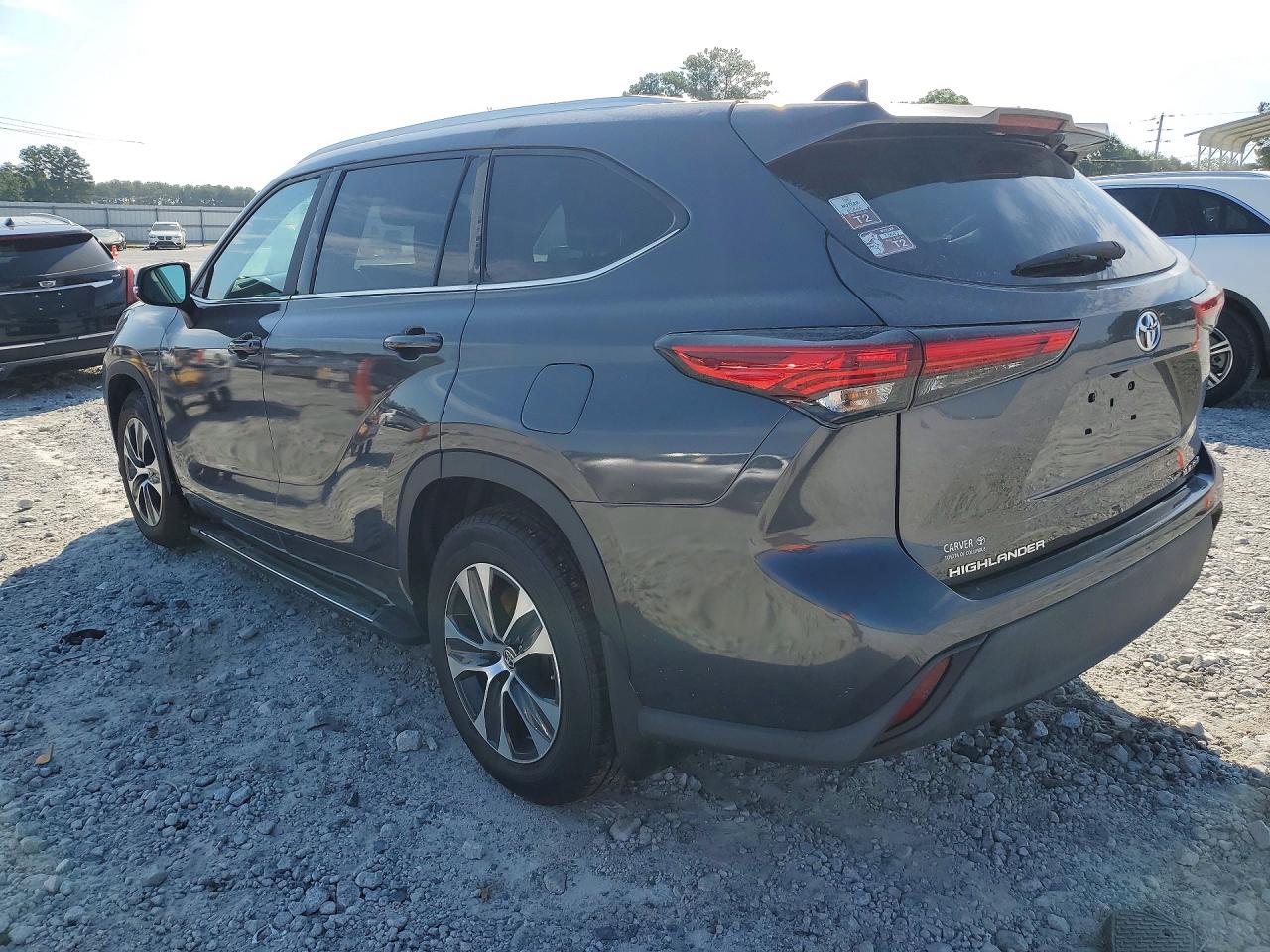 2021 TOYOTA HIGHLANDER XLE — снимка 2