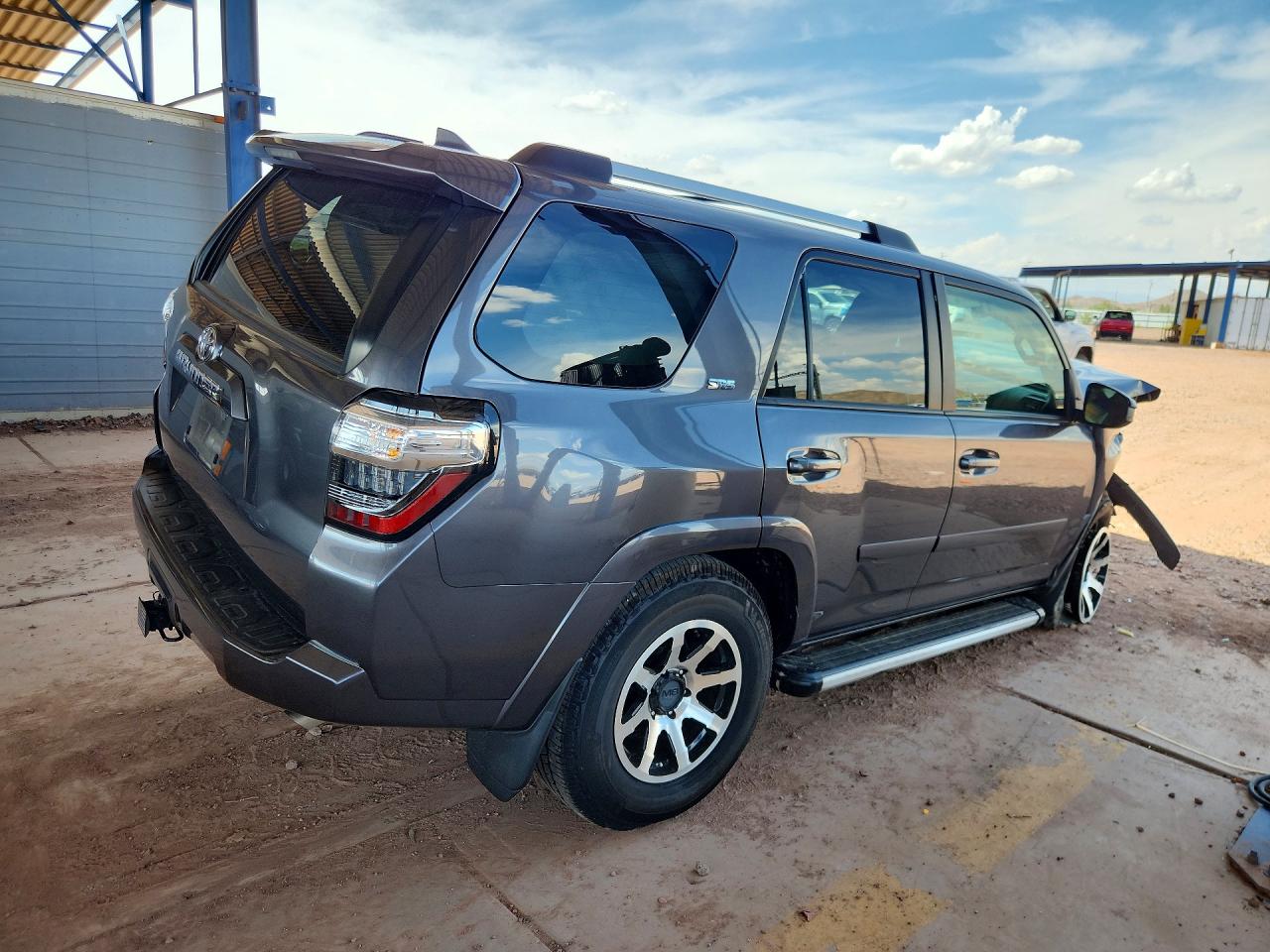 2023 TOYOTA 4RUNNER SR5 — снимка 3