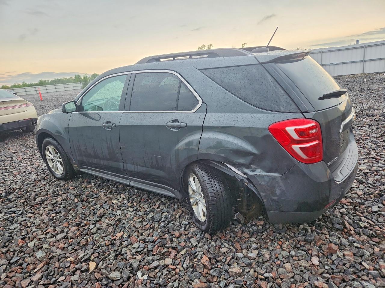 2017 CHEVROLET EQUINOX LT — снимка 2