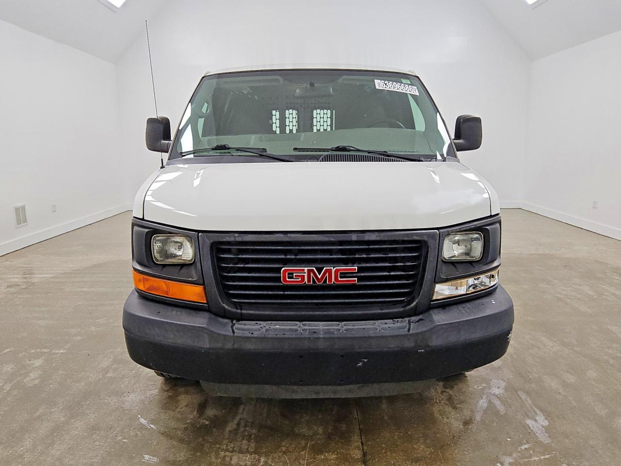 2015 GMC SAVANA G2500 — снимка 5