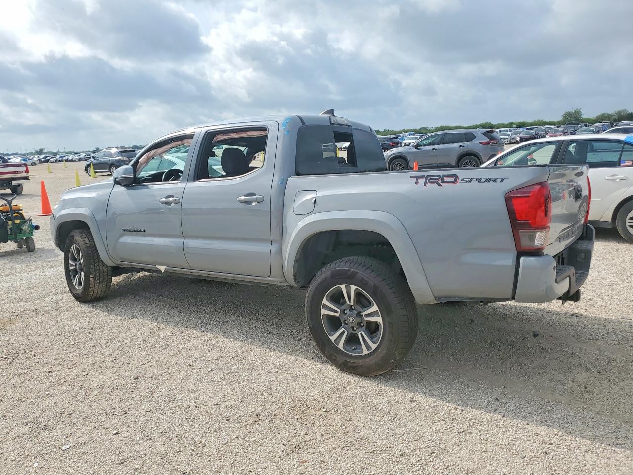 2019 TOYOTA TACOMA TRD SPORT — снимка 2