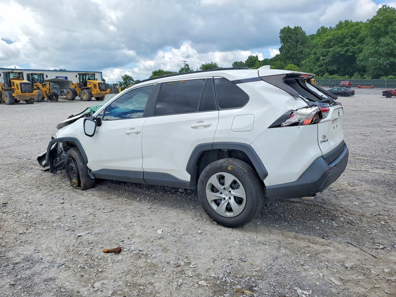 2019 TOYOTA RAV4 LE — снимка 2