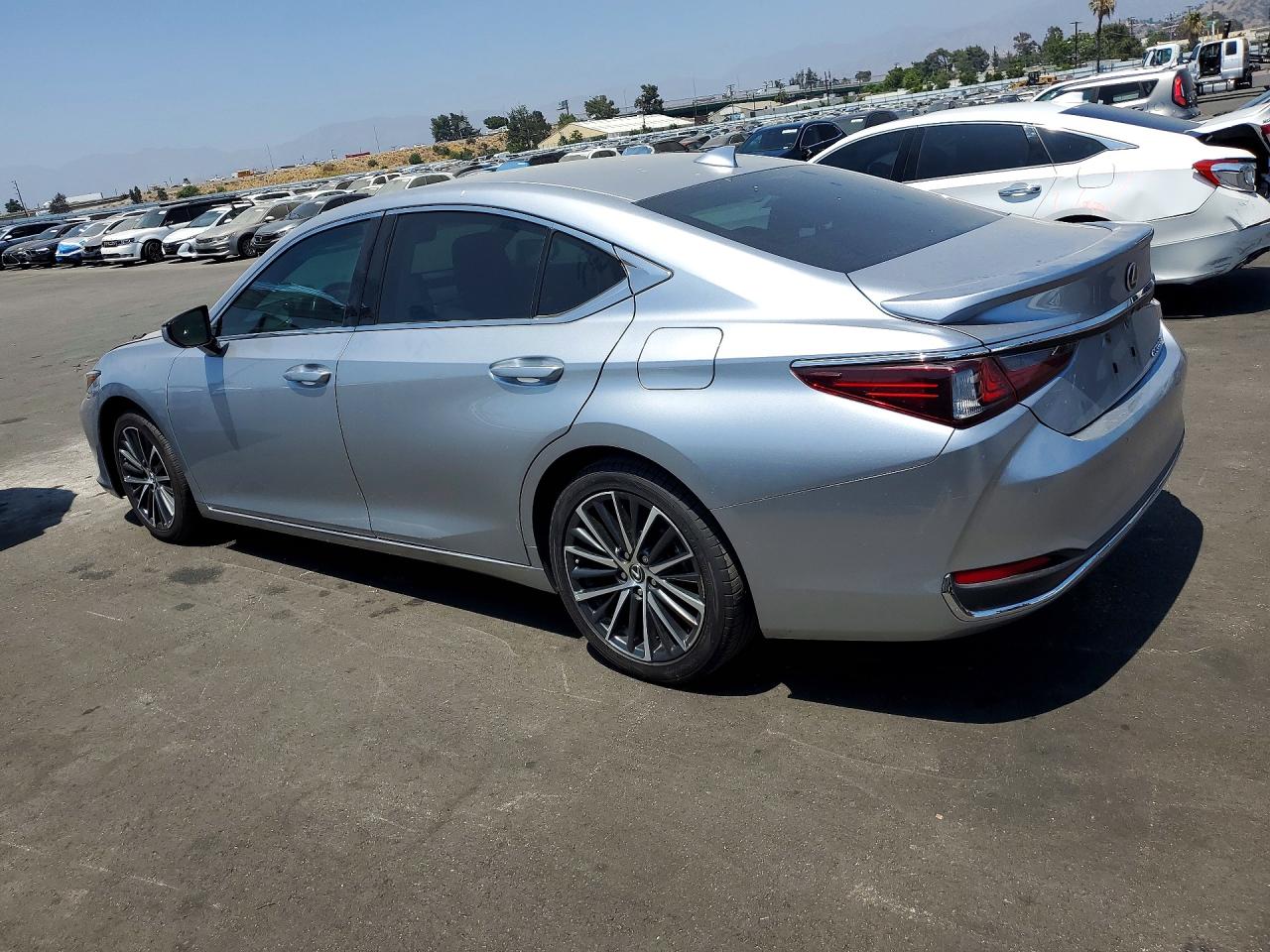 2024 LEXUS ES 300H BASE — снимка 2