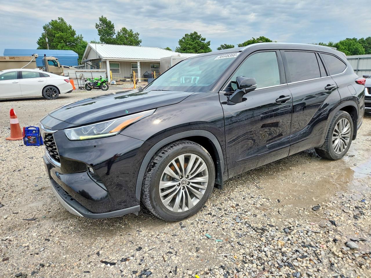 2020 TOYOTA HIGHLANDER PLATINUM