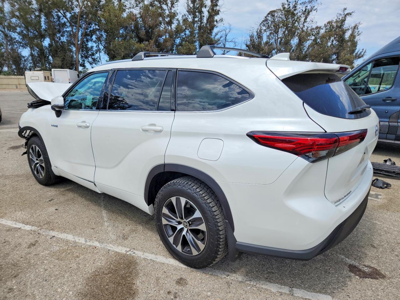 2020 TOYOTA HIGHLANDER HYBRID XLE — снимка 2