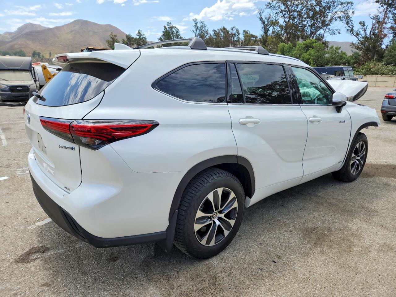 2020 TOYOTA HIGHLANDER HYBRID XLE — снимка 3