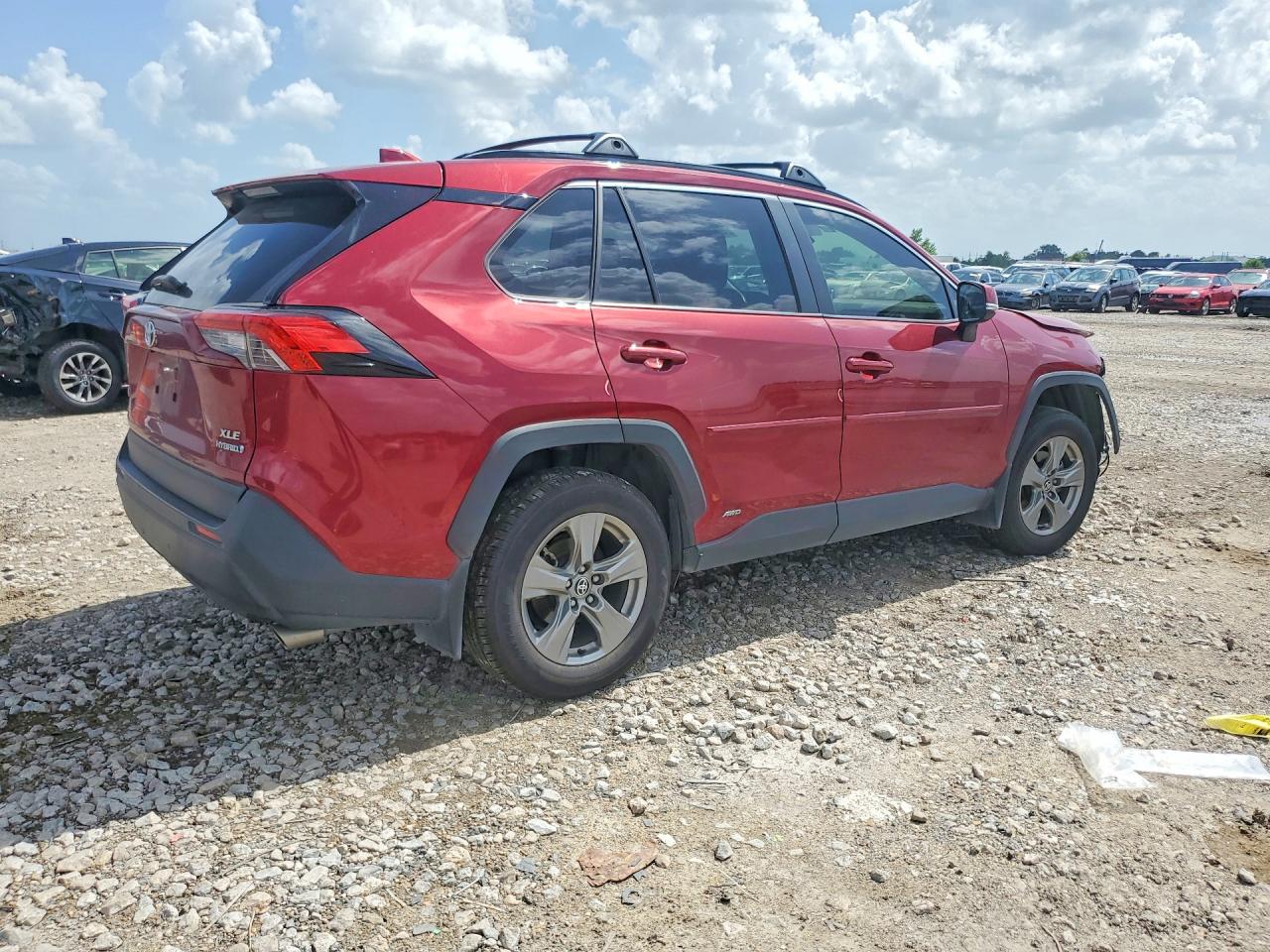 2023 TOYOTA RAV4 HYBRID XLE — снимка 3