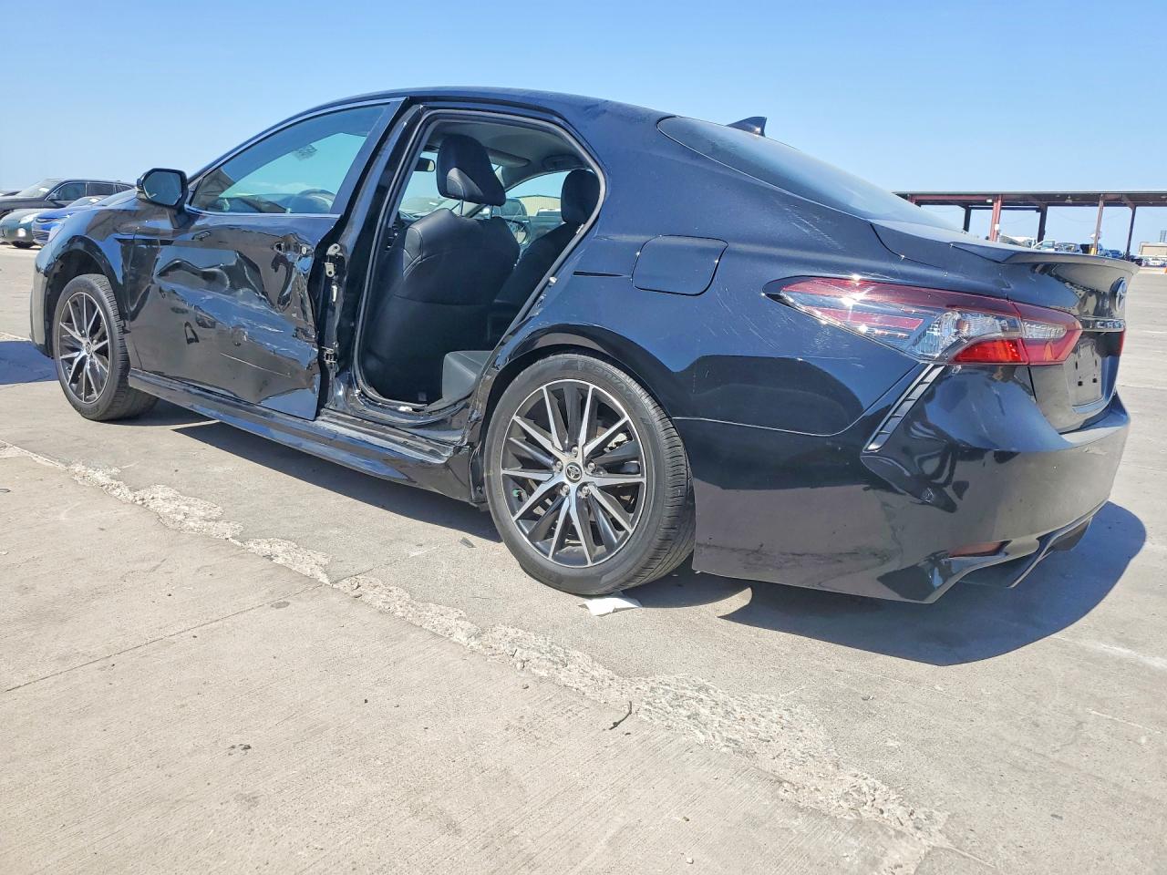 2022 TOYOTA CAMRY SE — снимка 2
