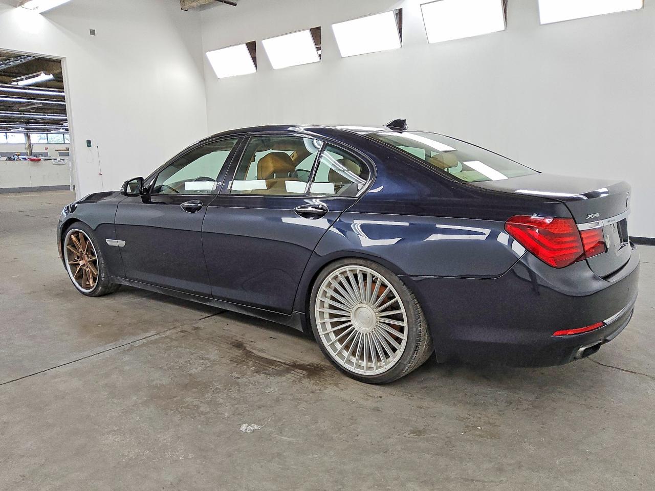 2013 BMW 750 XI — снимка 2