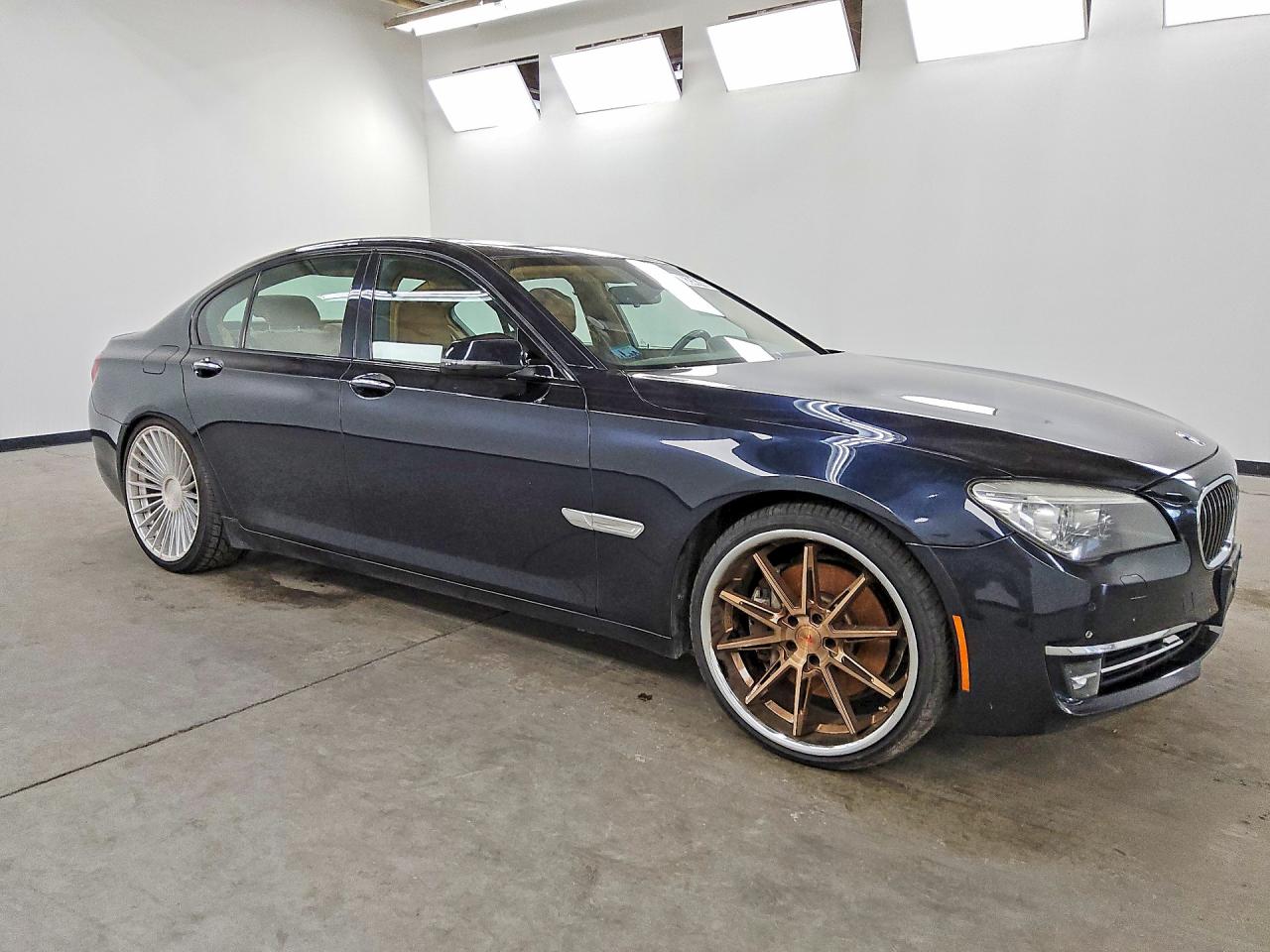 2013 BMW 750 XI — снимка 4