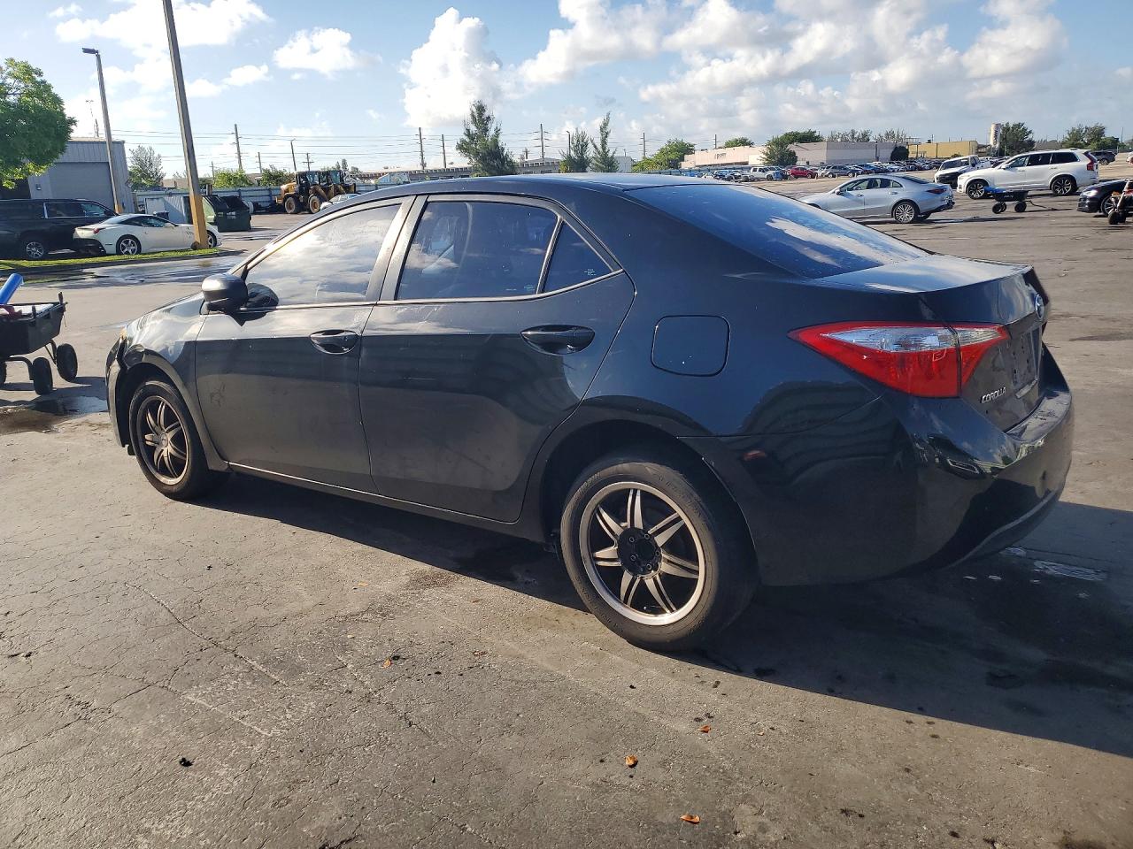 2015 TOYOTA COROLLA LE — снимка 2
