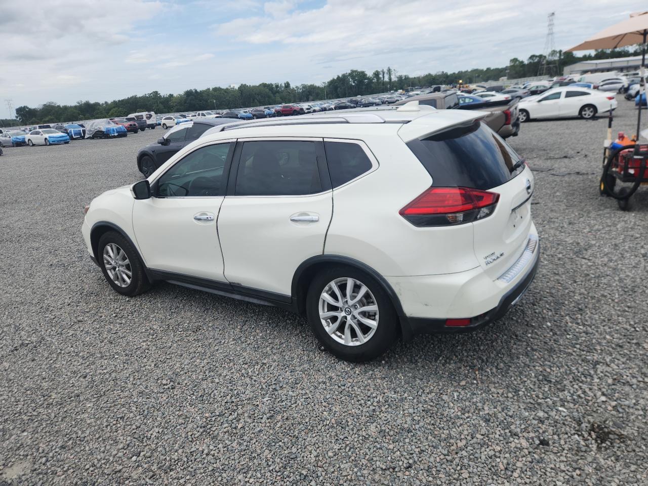2017 NISSAN ROGUE SV — снимка 2