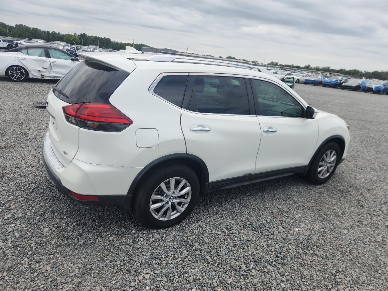 2017 NISSAN ROGUE SV — снимка 3