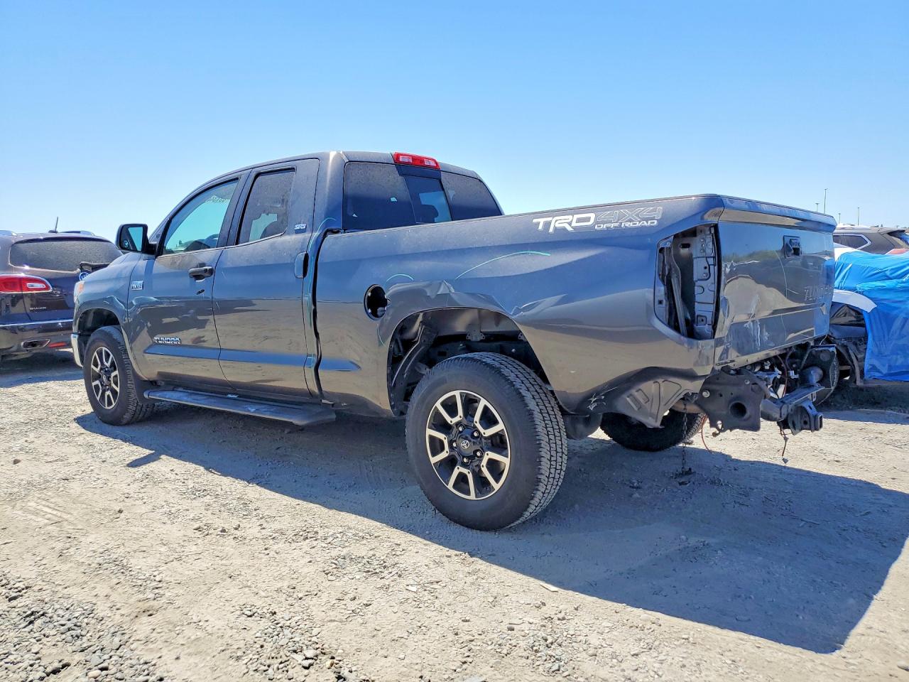 2016 TOYOTA TUNDRA SR5 — снимка 2