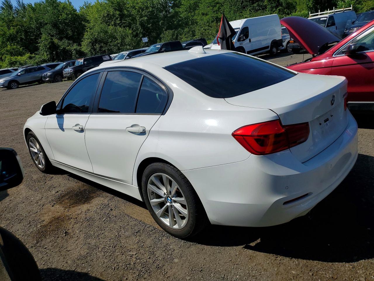 2017 BMW 320 I — снимка 2