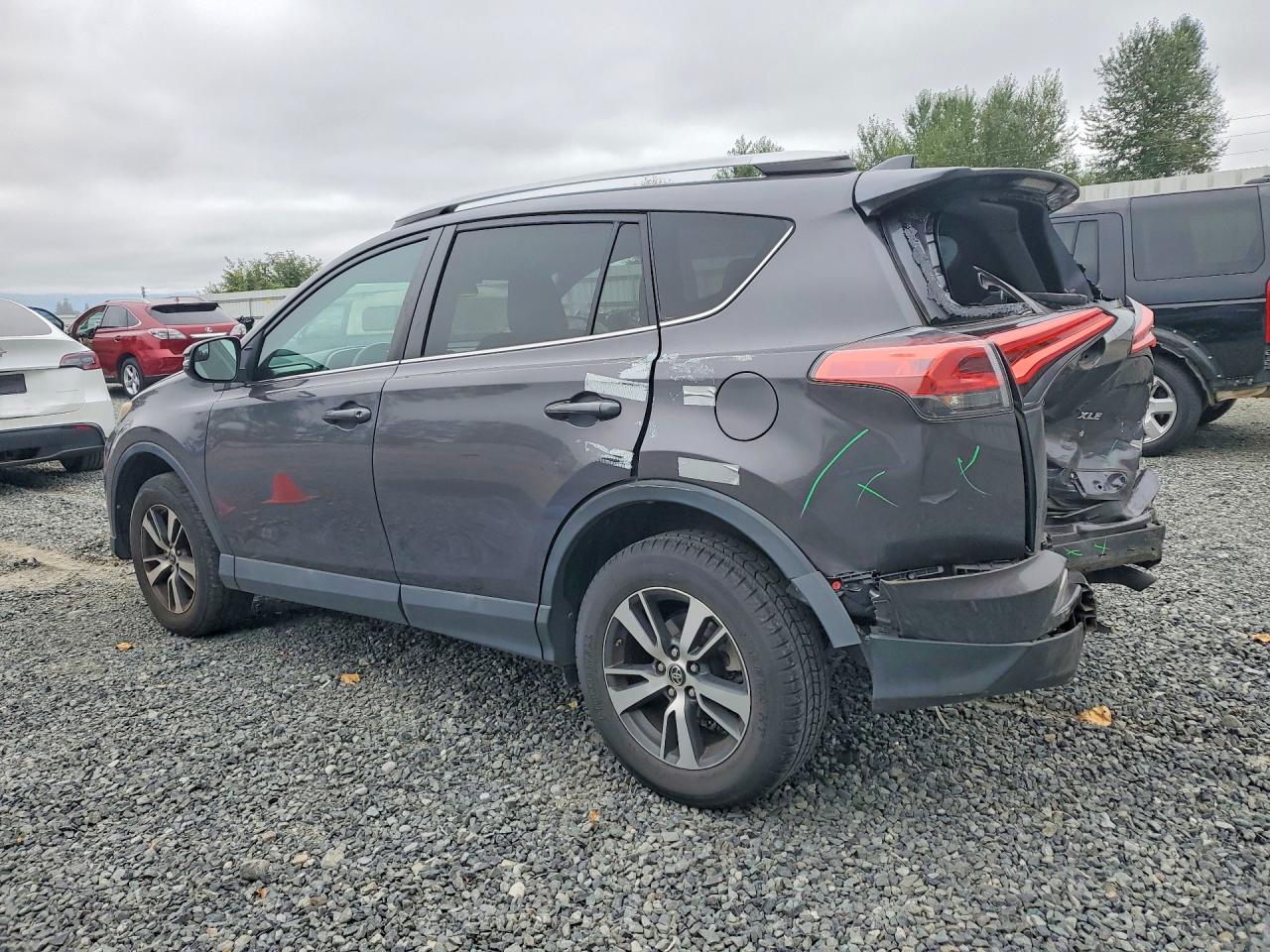 2016 TOYOTA RAV4 XLE — снимка 2