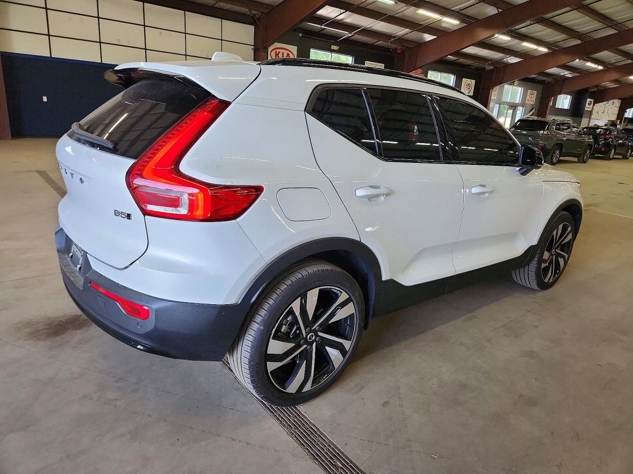2023 VOLVO XC40 PLUS — снимка 3