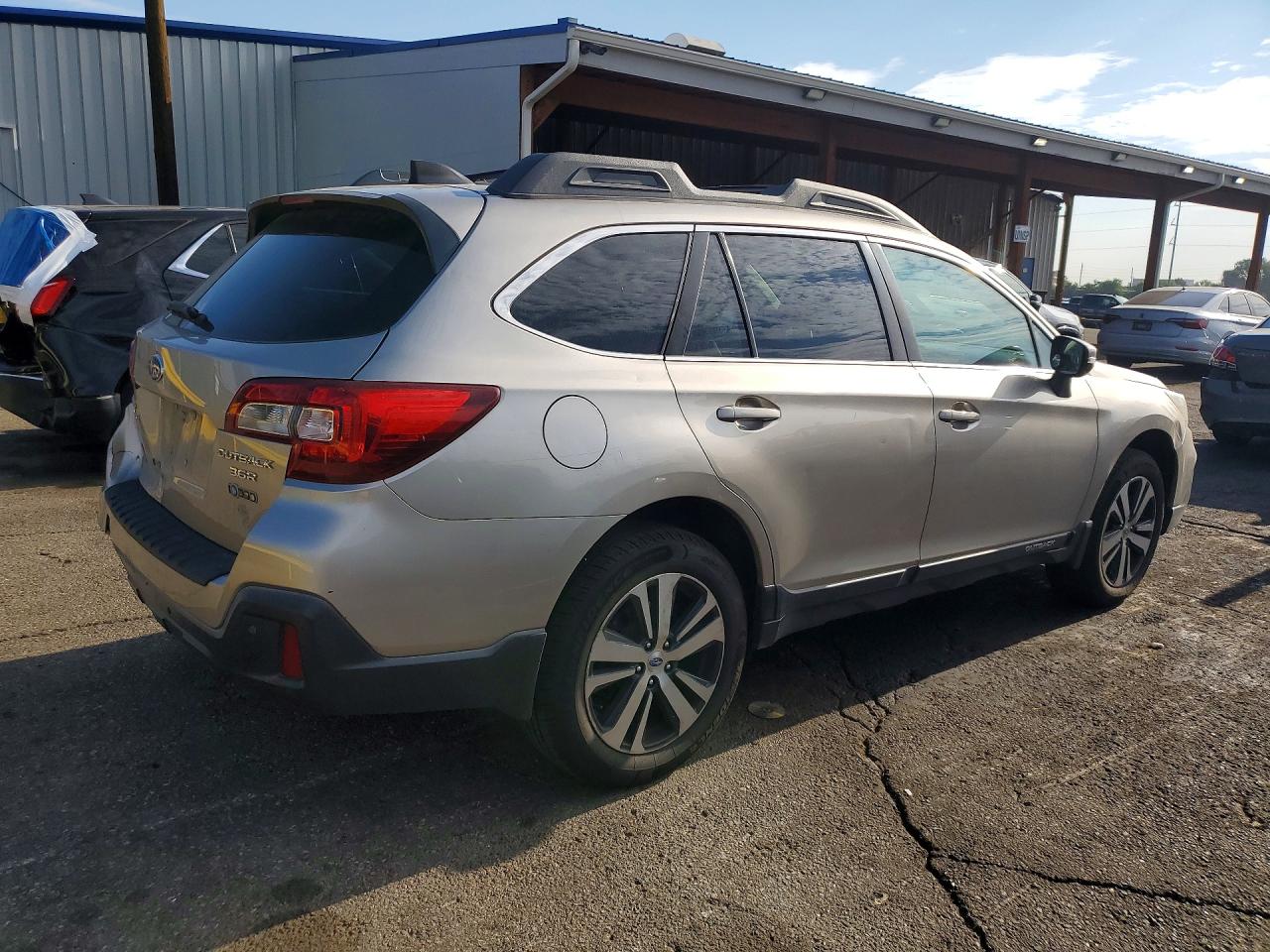 2018 SUBARU OUTBACK 3.6R LIMITED — снимка 3