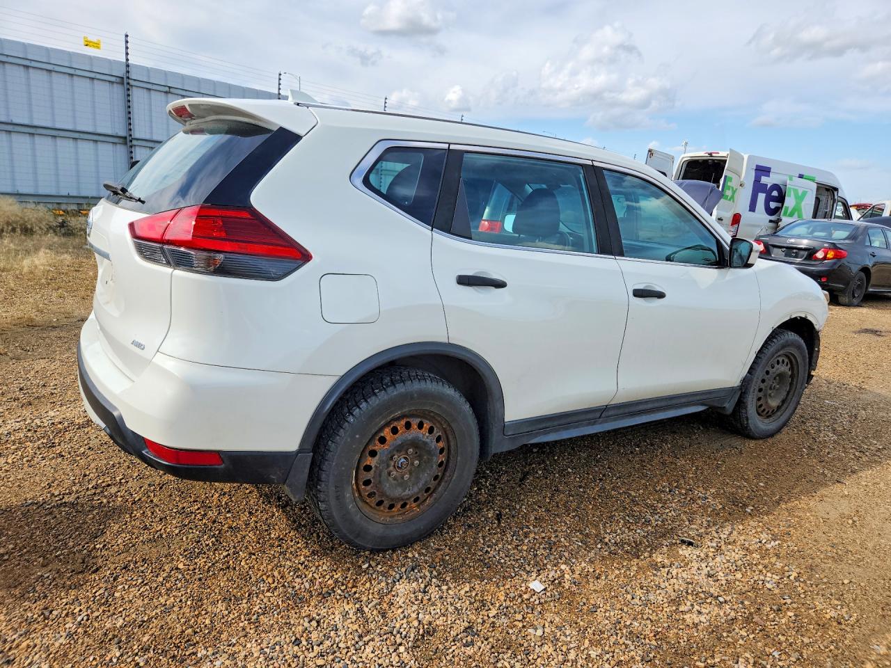 2017 NISSAN ROGUE SV — снимка 3