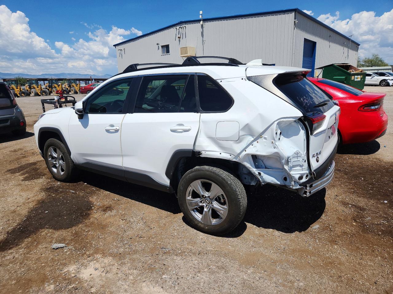 2024 TOYOTA RAV4 XLE — снимка 2
