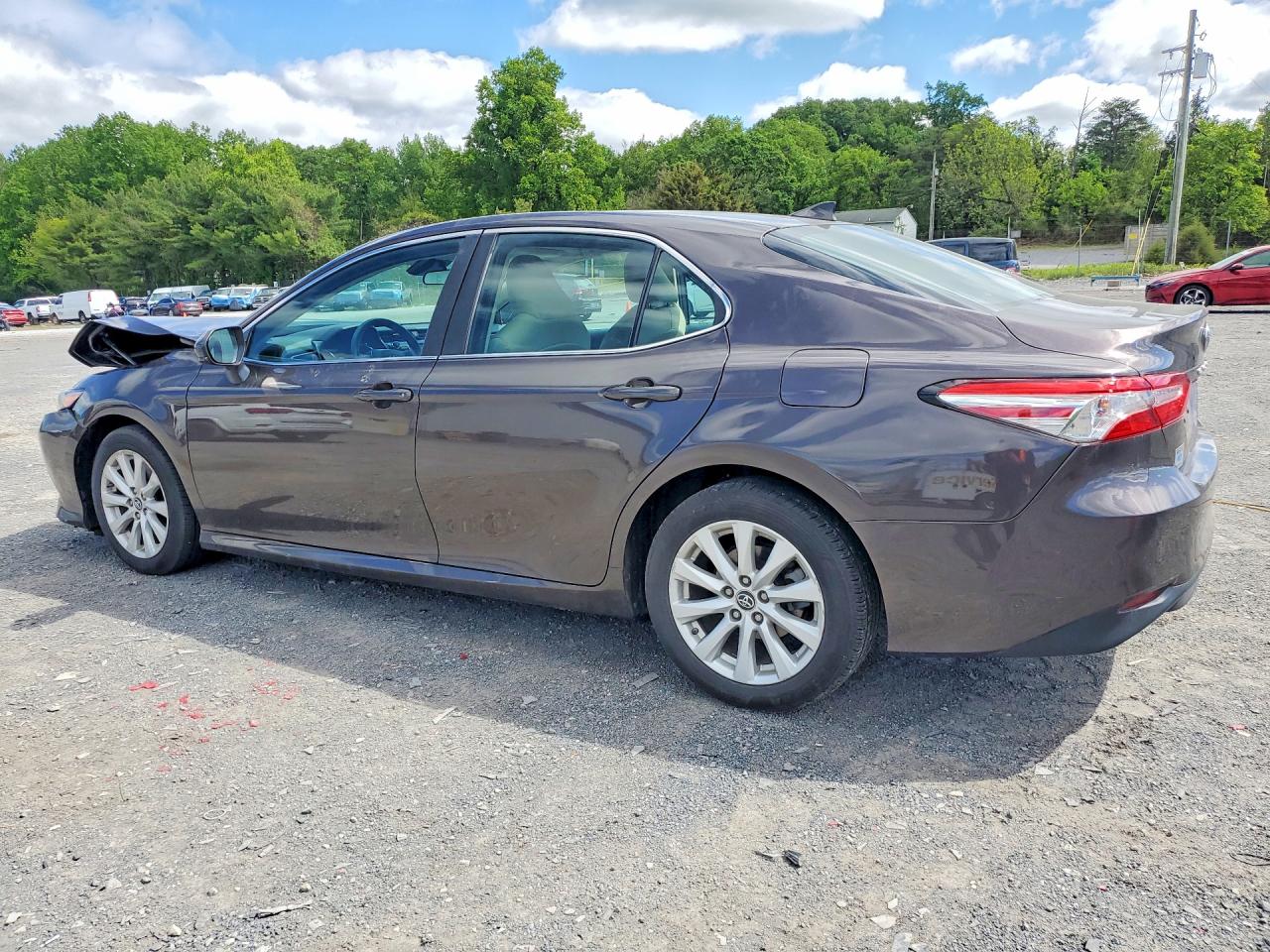2019 TOYOTA CAMRY LE — снимка 2