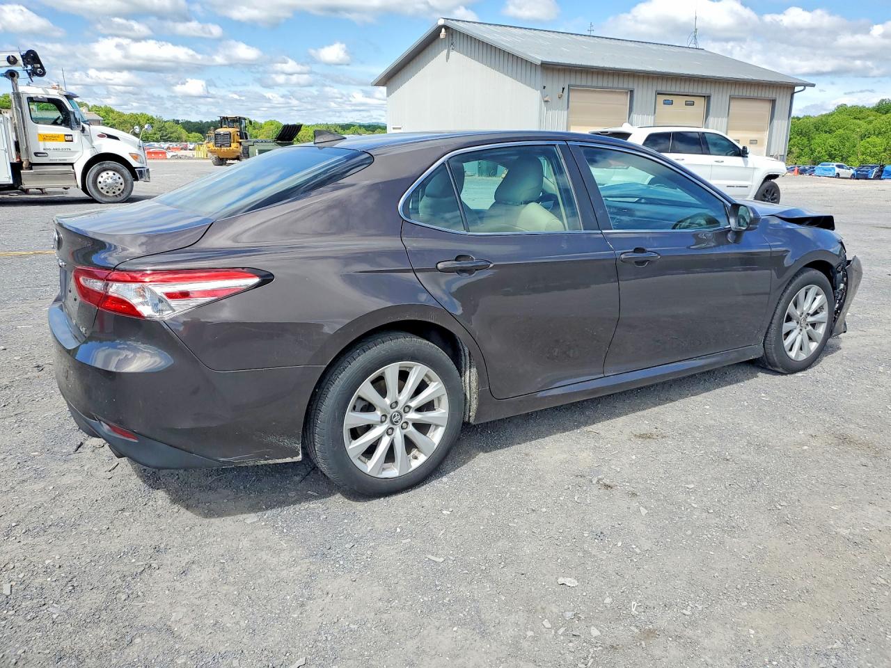 2019 TOYOTA CAMRY LE — снимка 3