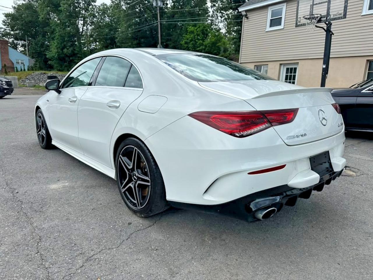 2021 MERCEDES-BENZ CLA AMG 35 4MATIC — снимка 2