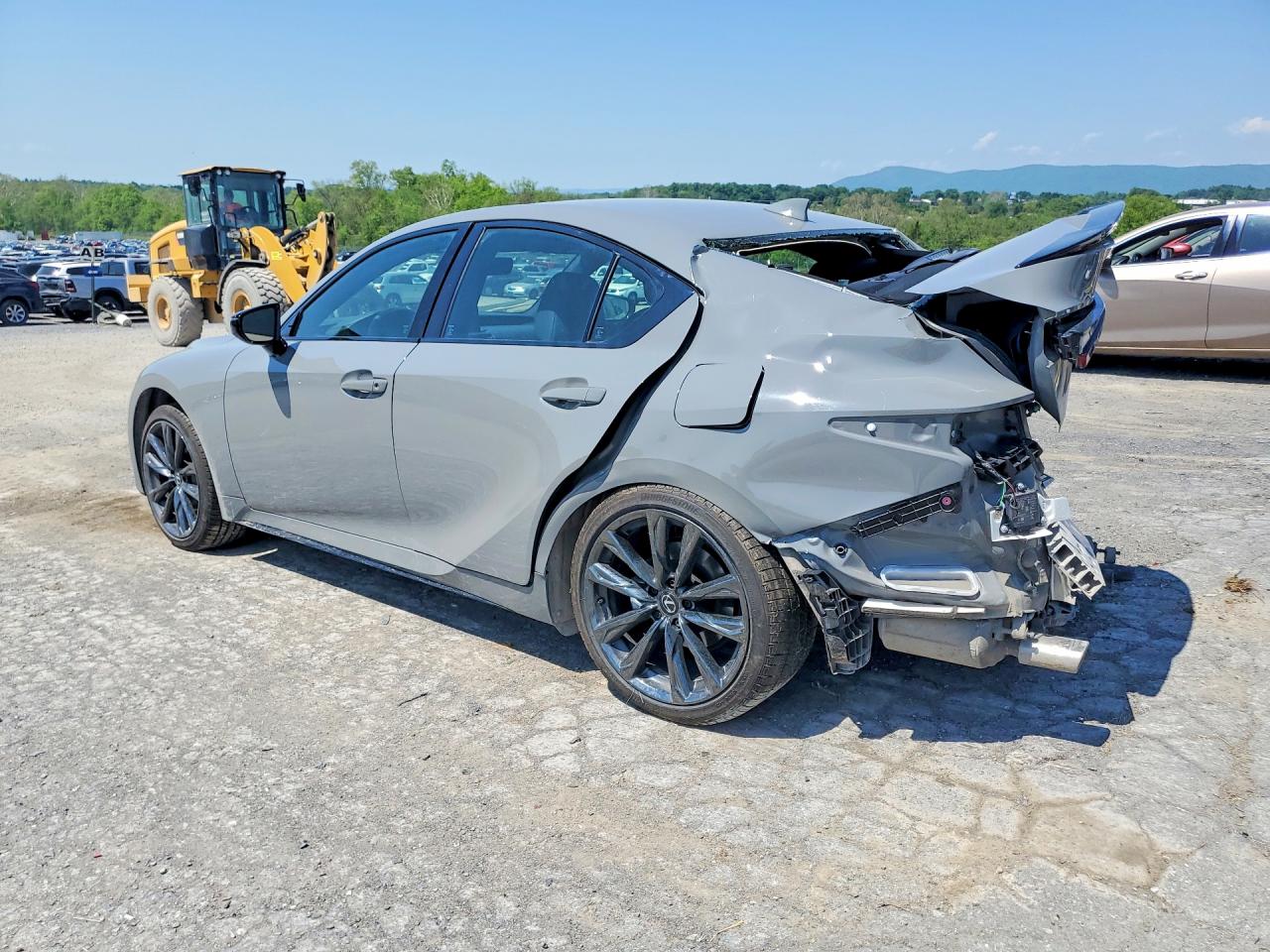 2025 LEXUS IS 350 F SPORT — снимка 2