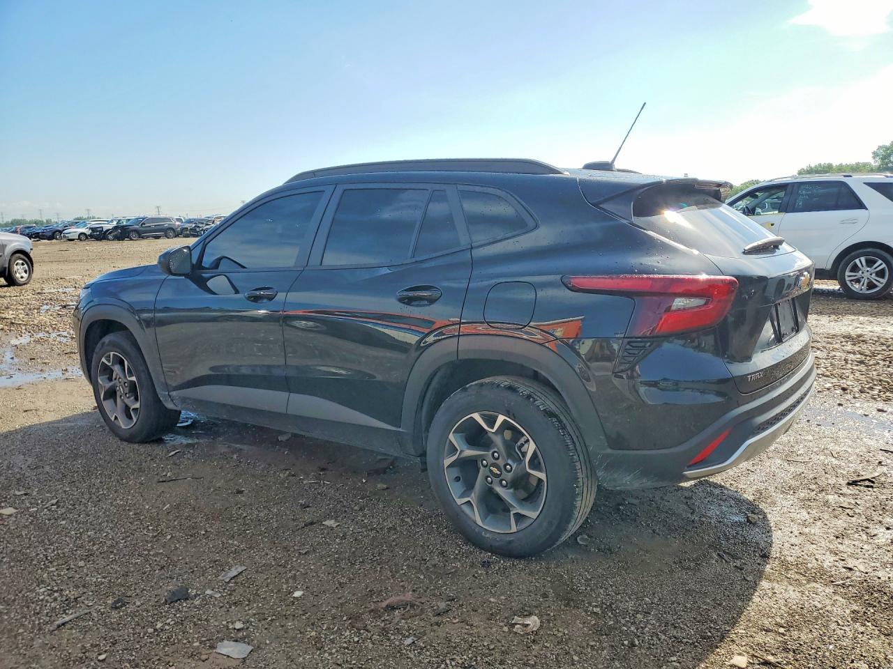 2024 CHEVROLET TRAX — снимка 2
