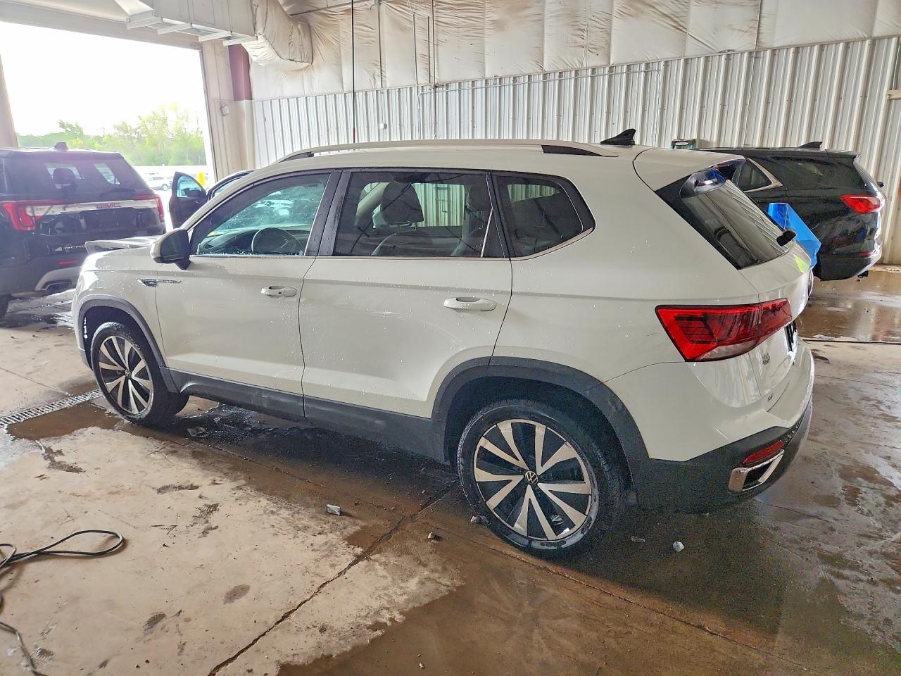 2022 VOLKSWAGEN TAOS SE — снимка 2