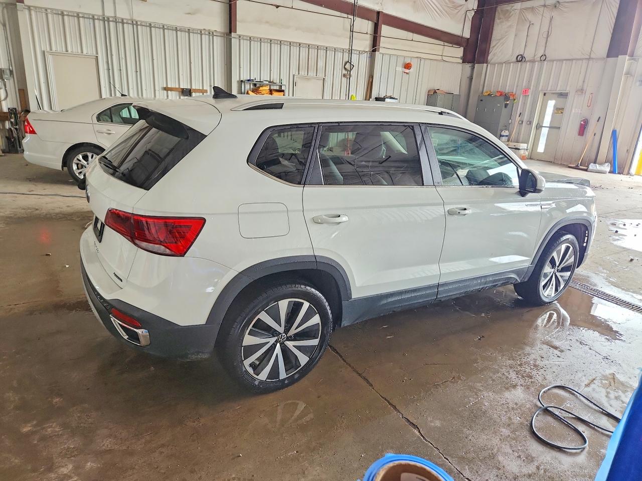 2022 VOLKSWAGEN TAOS SE — снимка 3