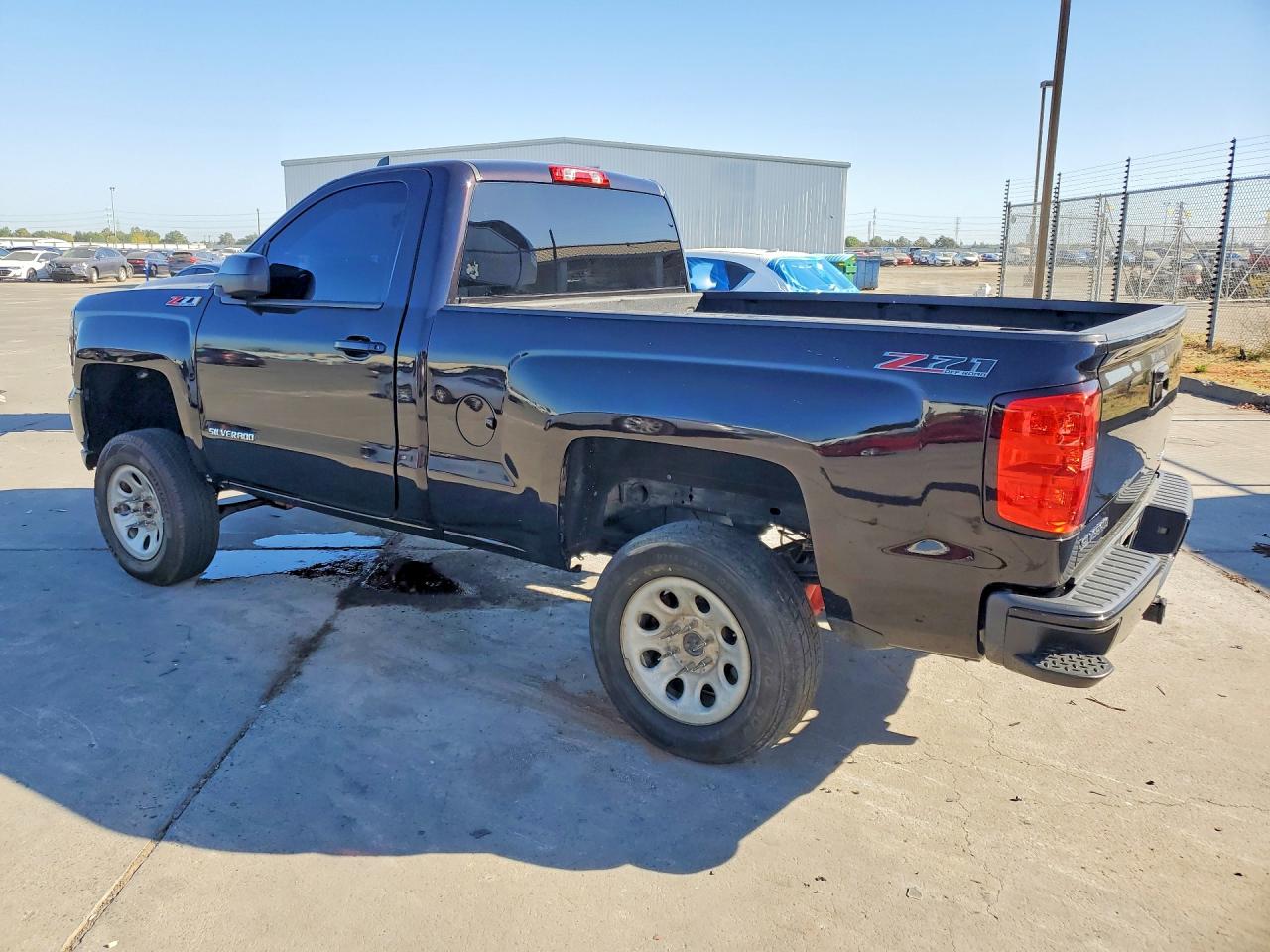 2017 CHEVROLET SILVERADO K1500 LT — снимка 2
