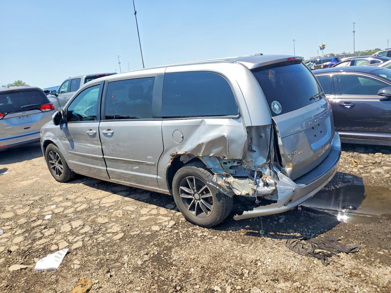 2015 DODGE GRAND CARAVAN SE — снимка 2
