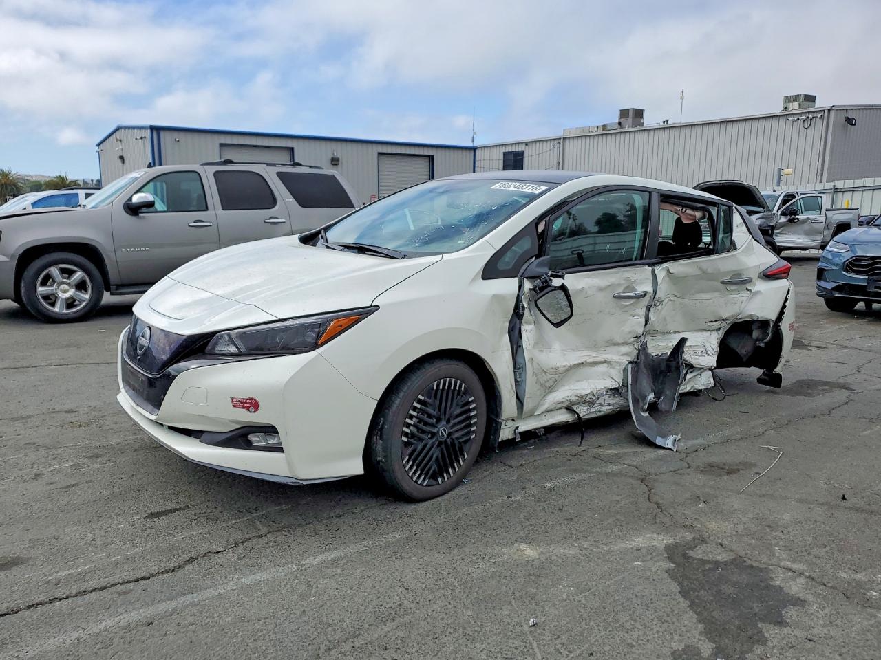 2024 NISSAN LEAF SV PLUS