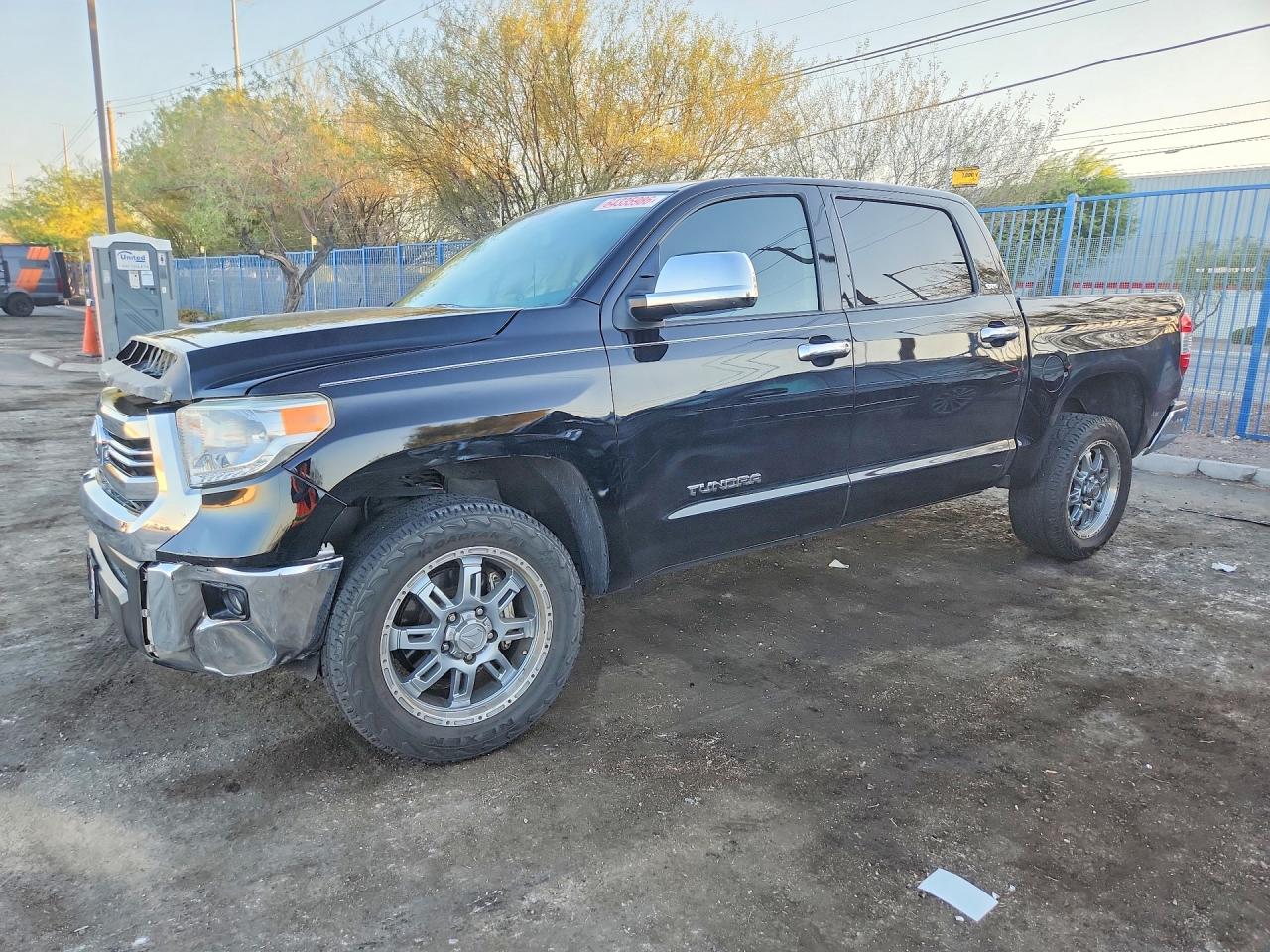 2016 TOYOTA TUNDRA CREWMAX SR5