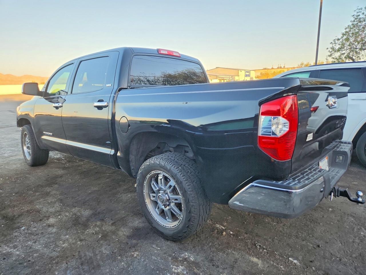 2016 TOYOTA TUNDRA CREWMAX SR5 — снимка 2