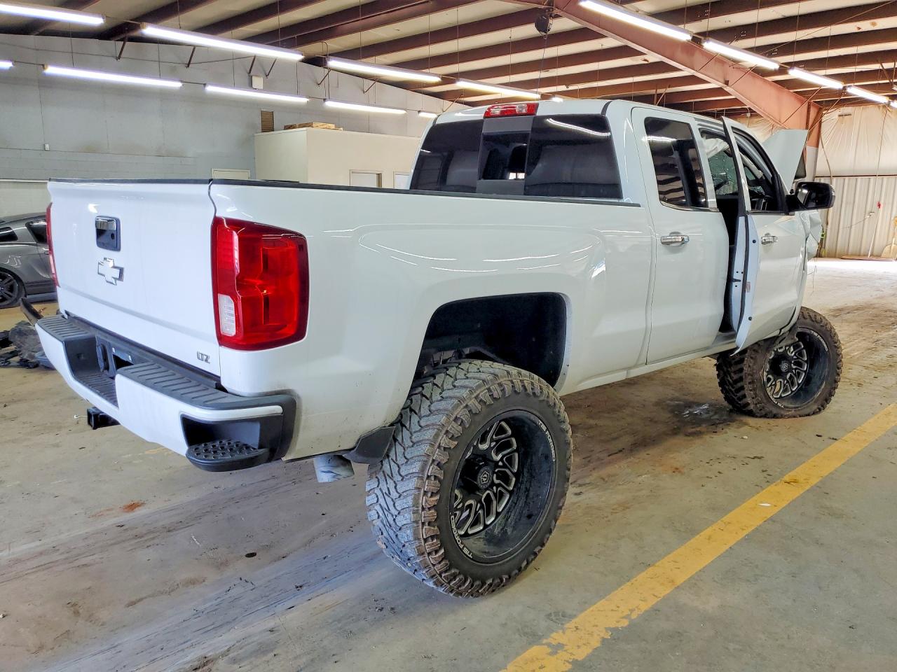 2016 CHEVROLET SILVERADO K1500 LTZ — снимка 3
