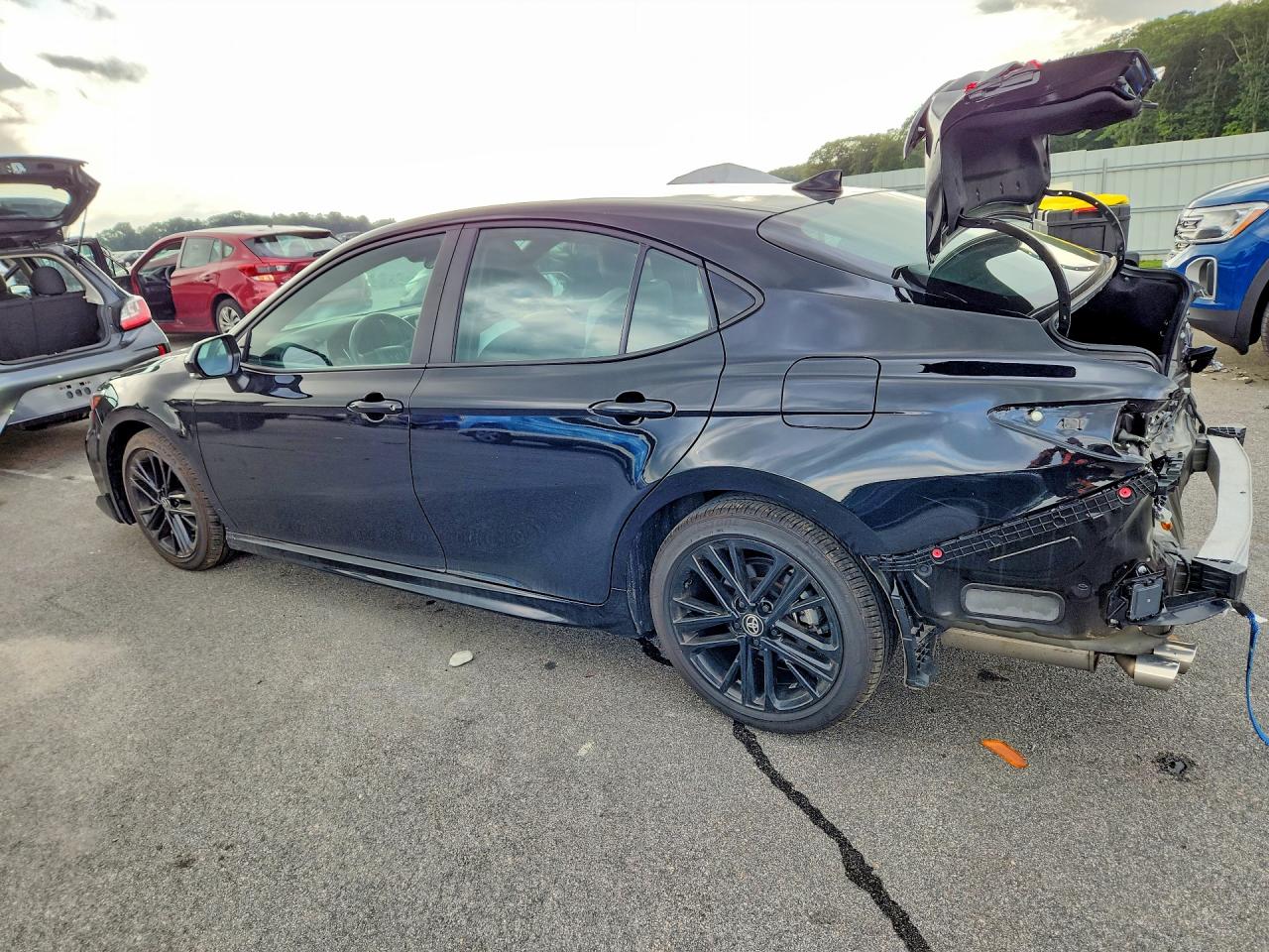2026 TOYOTA CAMRY SE — снимка 2