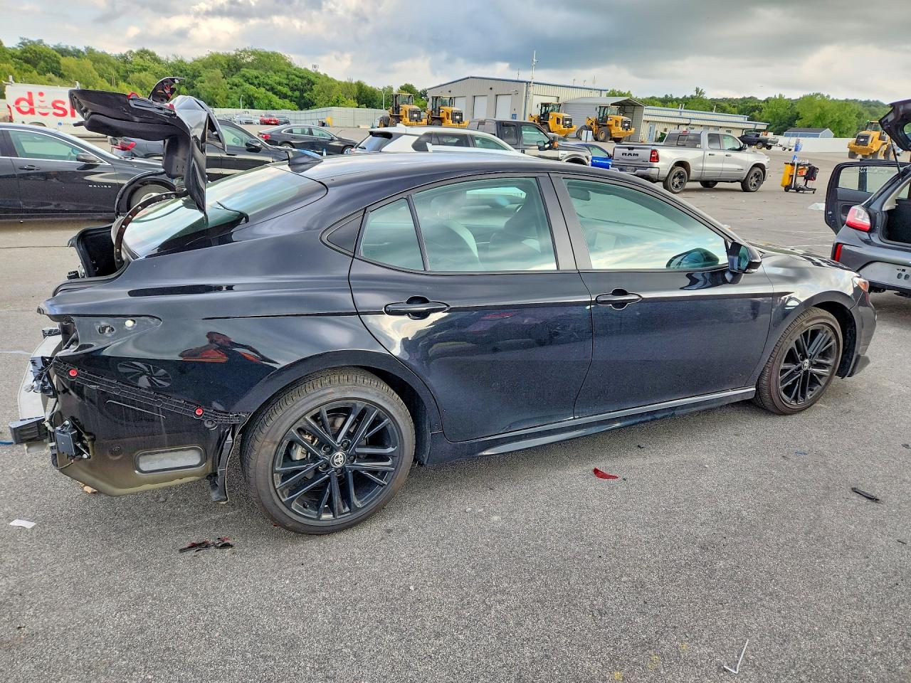 2026 TOYOTA CAMRY SE — снимка 3