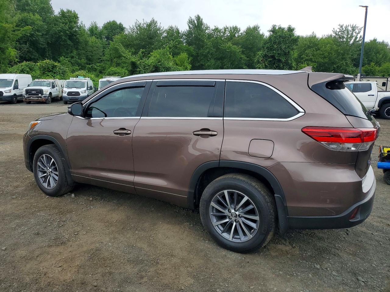 2017 TOYOTA HIGHLANDER XLE — снимка 2